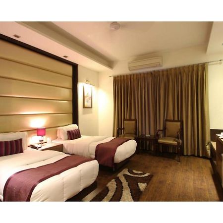 Indiyaah Inn Gurgaon Ngoại thất bức ảnh