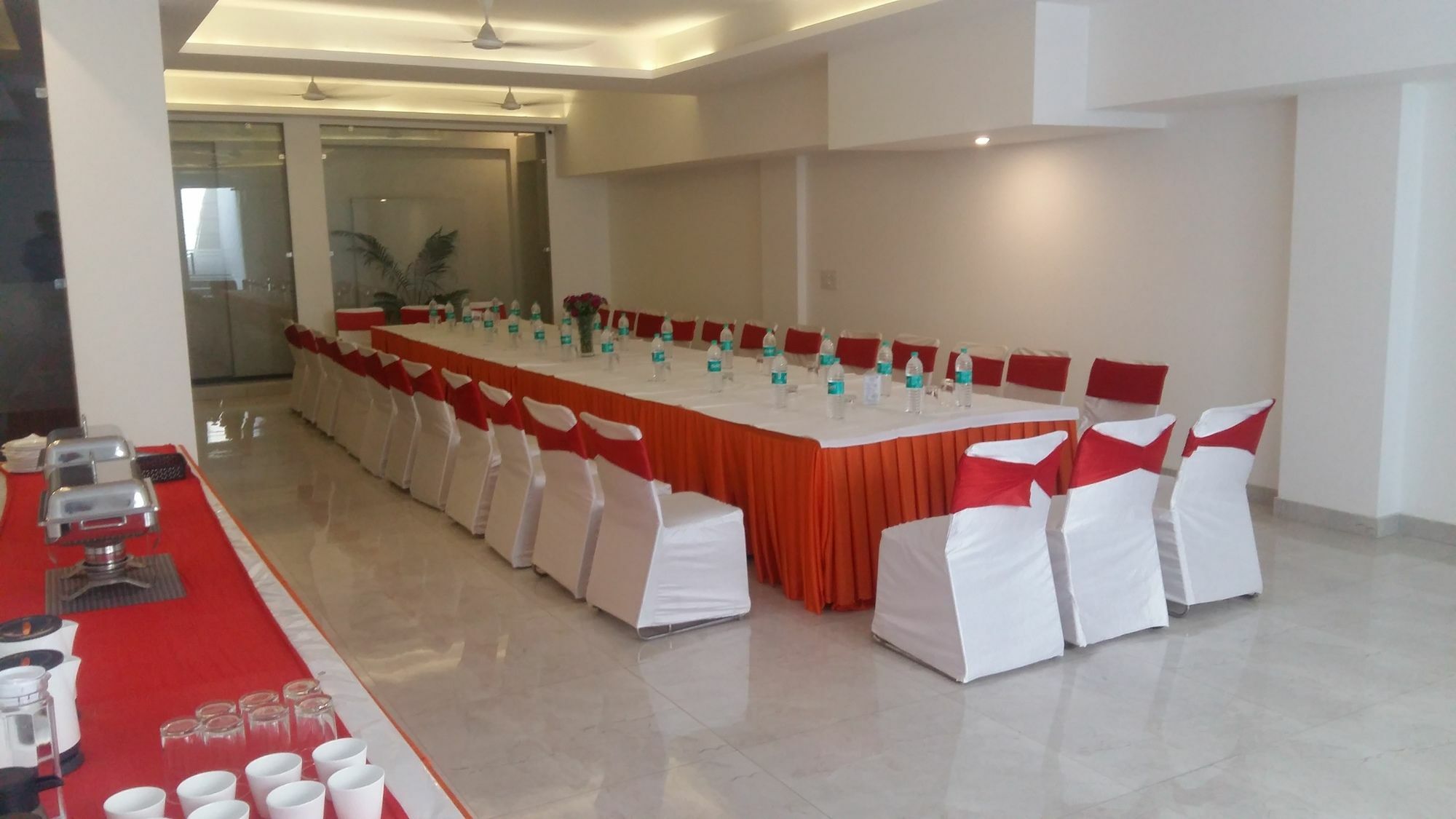 Indiyaah Inn Gurgaon Ngoại thất bức ảnh